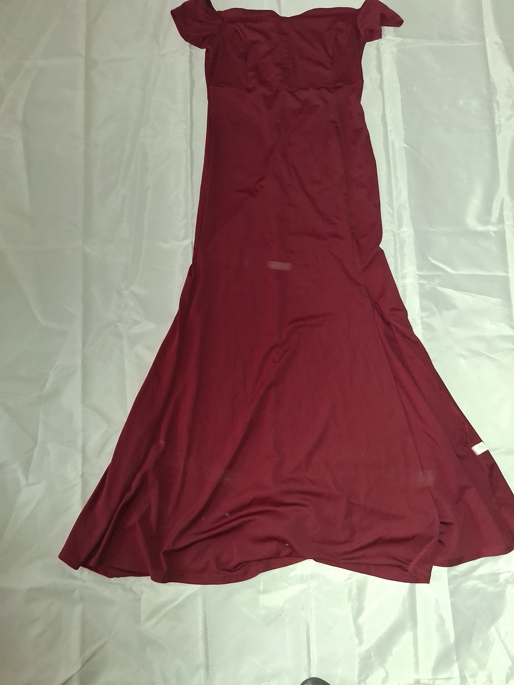Elegant Off-Shoulder Long Sleeve Maxi Dress in Burgundy